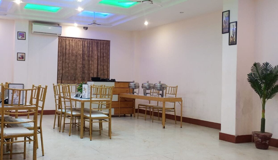 Food & Drinks, Airport Amenda Hotel, Delhi