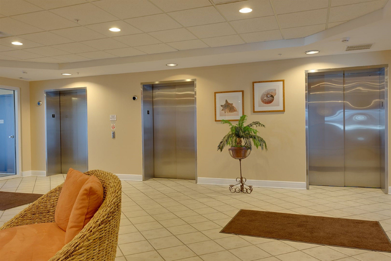 Public Area 4, San Carlos Condos, Baldwin