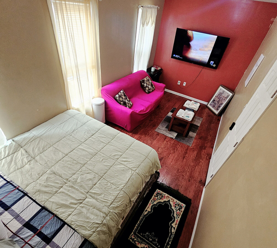 Bedroom 2, Divine Villa and Resort - 283 Lehigh, Newark