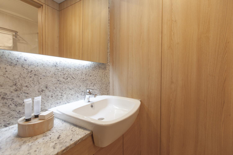 Bathroom 9