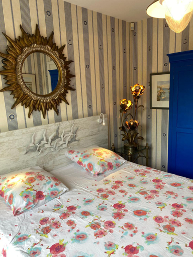 Others 3, La maison bleue, Charente-Maritime