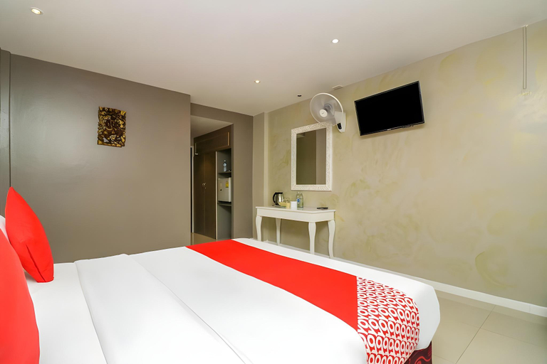 Bedroom 3, Natural Beach Hotel Pattaya, Pattaya