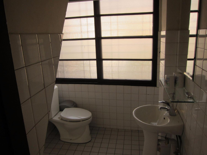 Bathroom 3, shennong147, Tainan