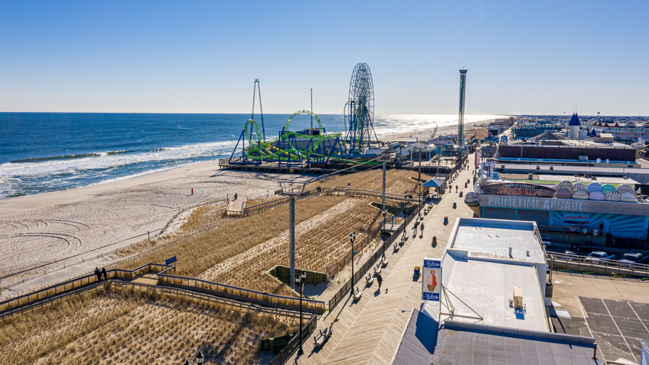 Others 4, Boardwalk Sand & Surf Beach Hotel Oceanfront, Ocean