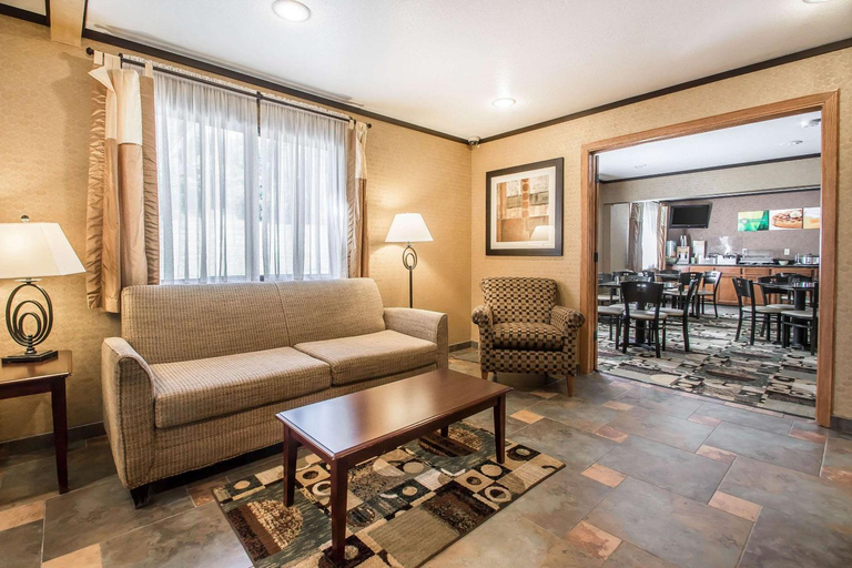 Public Area 2, Quality Inn & Suites Decorah, Winneshiek