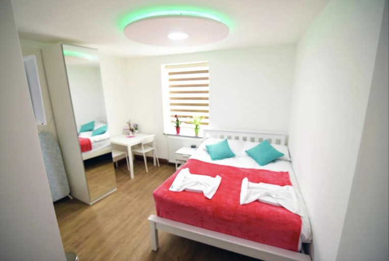 Room 2, London Suites, London