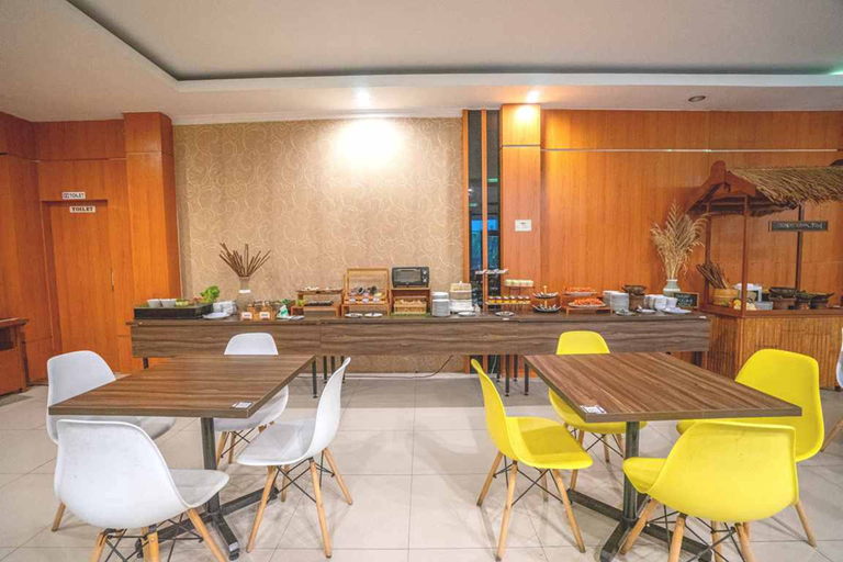 Food & Drinks 3, VOTEL Kartika Abadi Madiun by AZANA, Madiun