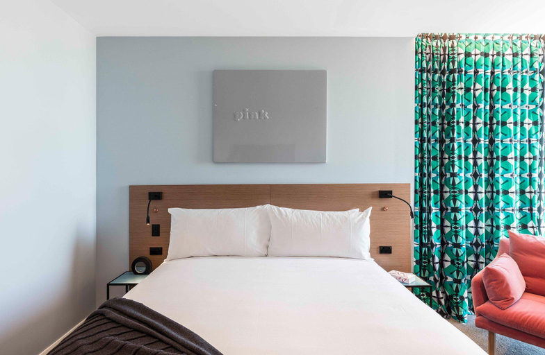 Bedroom 22