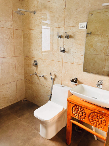 Bathroom, Odbo Stays Manali, Kullu