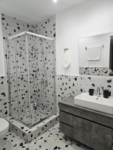 Bathroom 2, Nikis 20 Suites, Attica