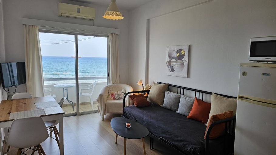 Room 5, 119 LCA - Stay Dreamy Seaside Apartment, Larnaca