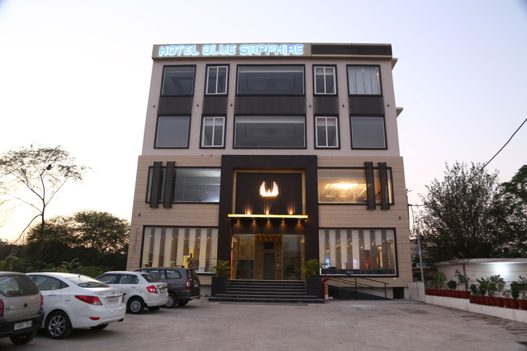 Exterior & Views