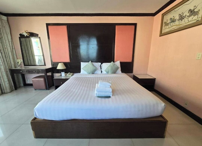 Bedroom 3, Mike Beach Resort Pattaya, Pattaya