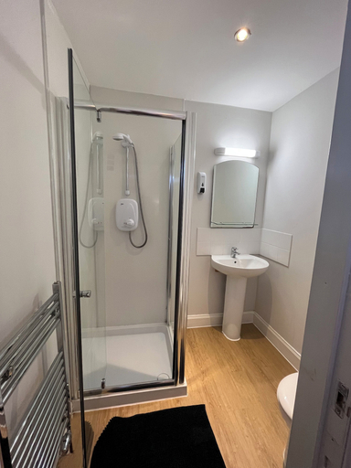 Bathroom 4, Park View Rooms, Edinburgh