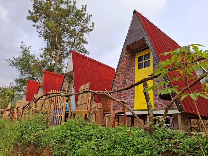 Exterior 1