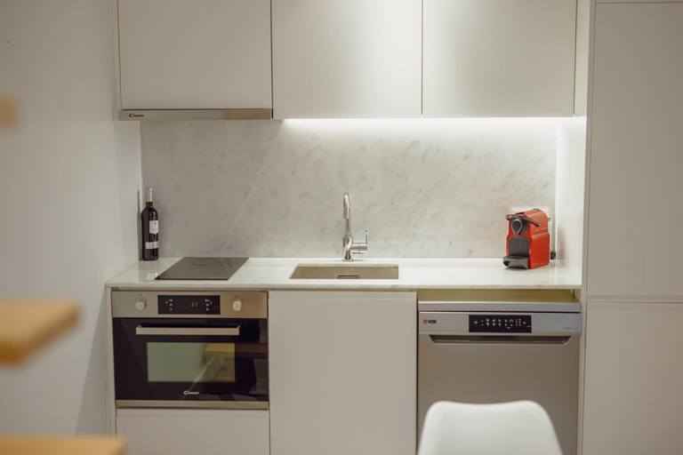 Room 3, Downtown Amazing Duplex by Vacationy, Porto