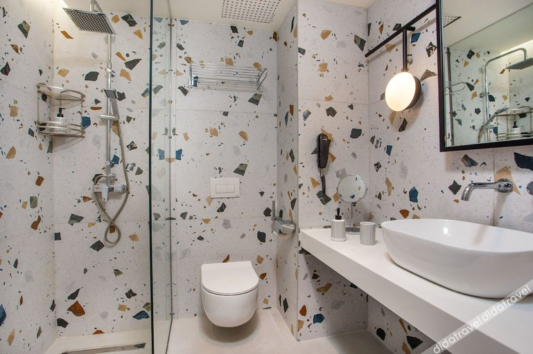 Bathroom 3, MAZOREN ART HOTEL, South Aegean
