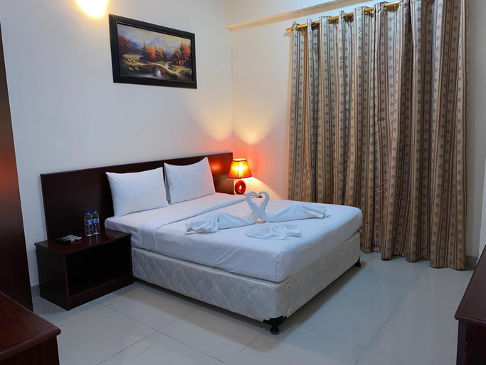 Bedroom 3, Savoy Grand Hotel Apartments, Seeb