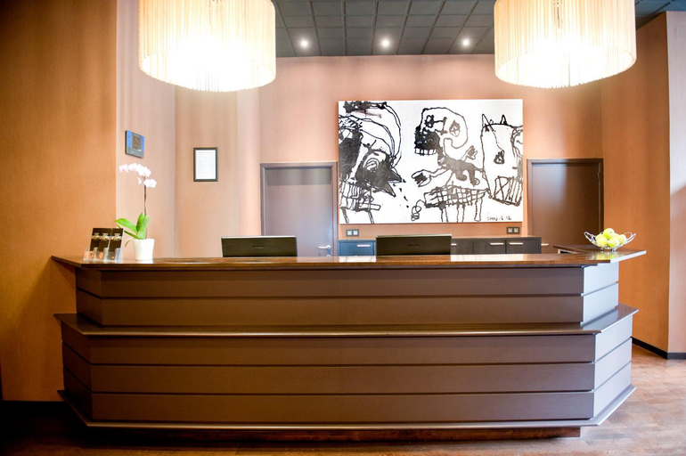 Public Area 3, New Hotel Charlemagne, Bruxelles