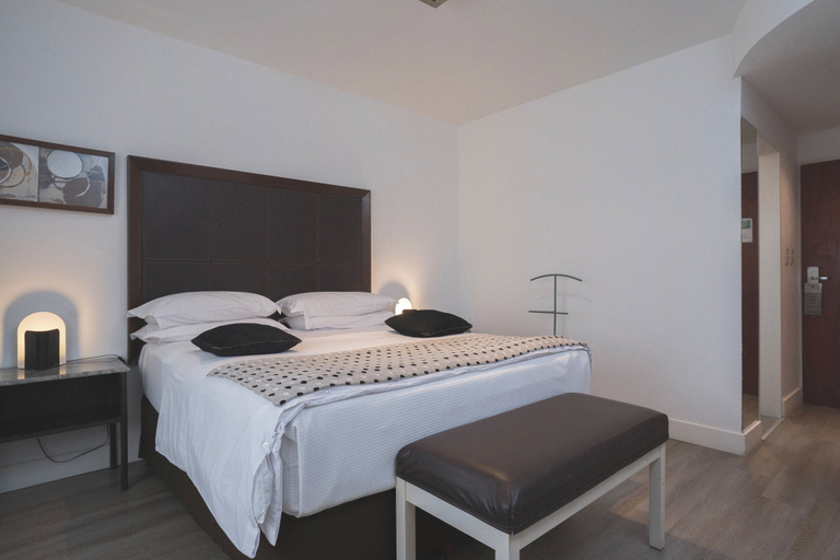 Bedroom 4, Hotel Tolosa, Biedma