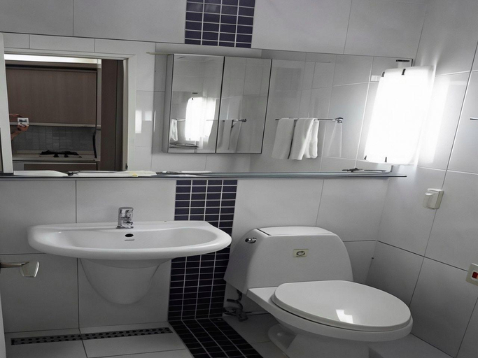 Bathroom 3, Incheon Airport guest house, Jung