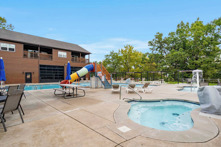 Sport & Beauty 2, Serenity Oaks Stay for 16!, Stone