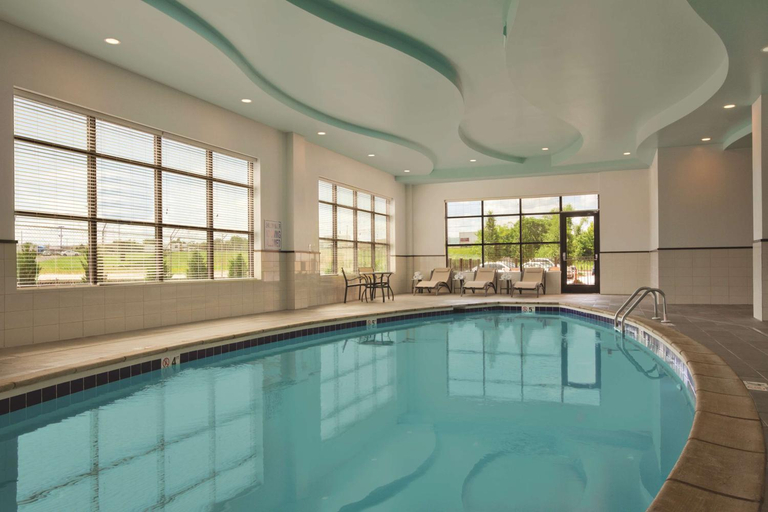 Sport & Beauty 2, Embassy Suites by Hilton Knoxville West, Knox