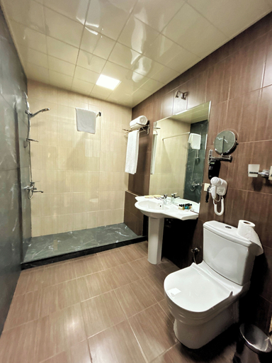 Bathroom 5, Crown Suites Hotel, Baku