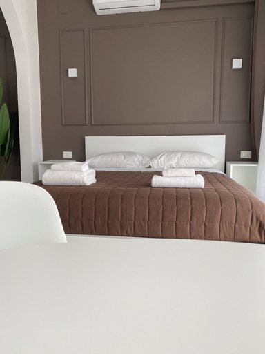Bedroom 4, Quintino Sella rooms, Bari