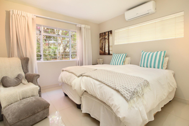 Room 5, Spacious 3bed Apt Overlooking Cape Town Panova, City of Cape Town
