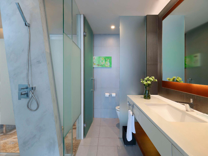 Bathroom 18