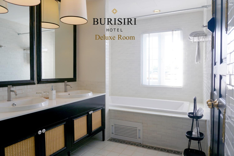 Bathroom 10