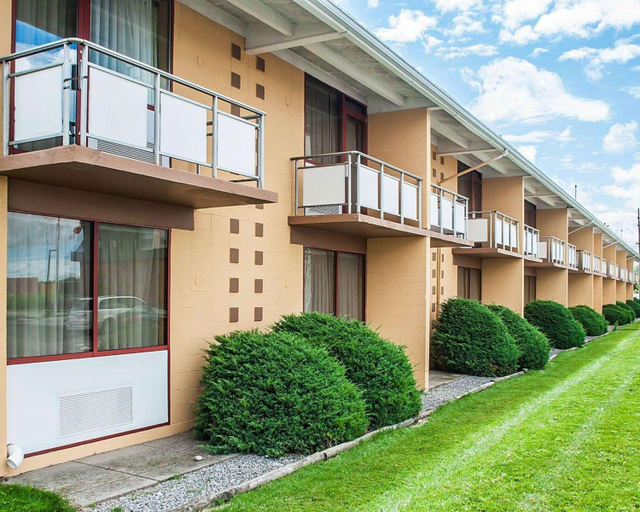 Exterior & Views 2, Quality Inn Buffalo Airport, Erie