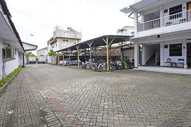 Exterior & Views 1, Hotel O Anugerah, Jember