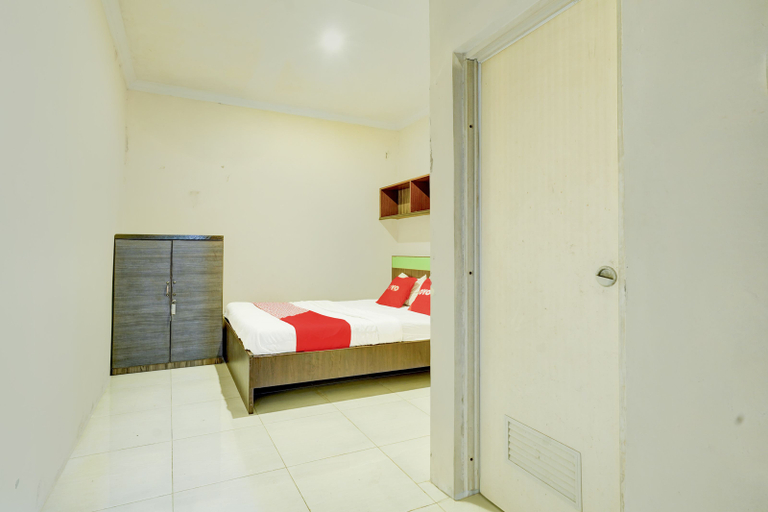 2, OYO 94393 Boarding Inn, Tegal