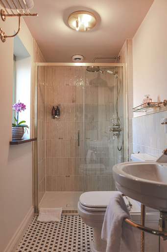 Bathroom 3, The Boars Head, Fife