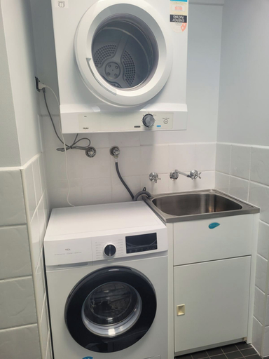 Bathroom 4, Centreport Units, Glenelg - Portland