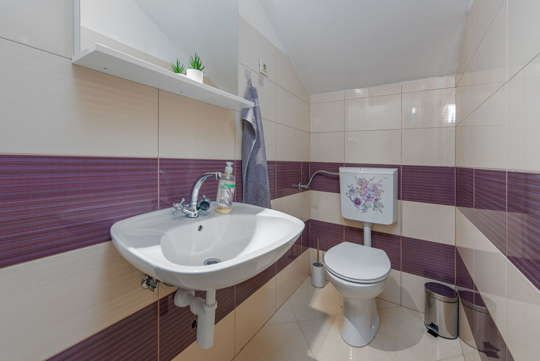 Bathroom 4, Villa Izvor, Skradin