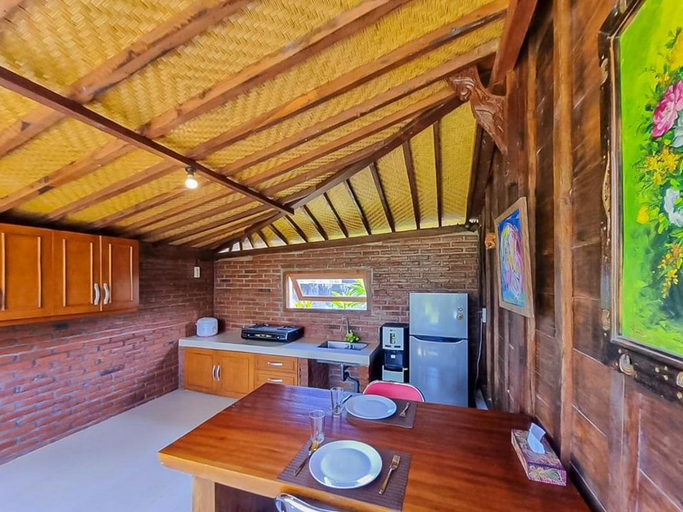 Others, Villa Catu Seririt, Buleleng