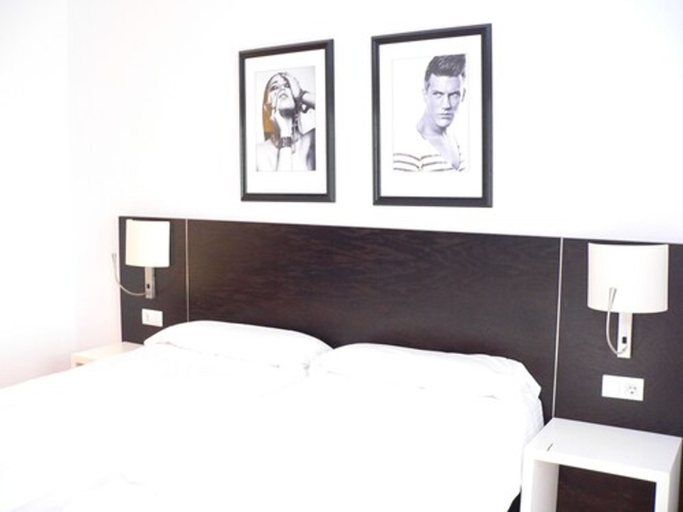 Bedroom 2, Hotel Navia Santa Ponsa, Baleares