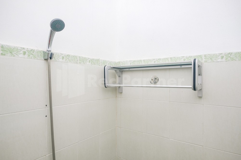 Bathroom 12