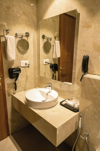 Bathroom 3, Hotel Grand Ajantha, Kottayam