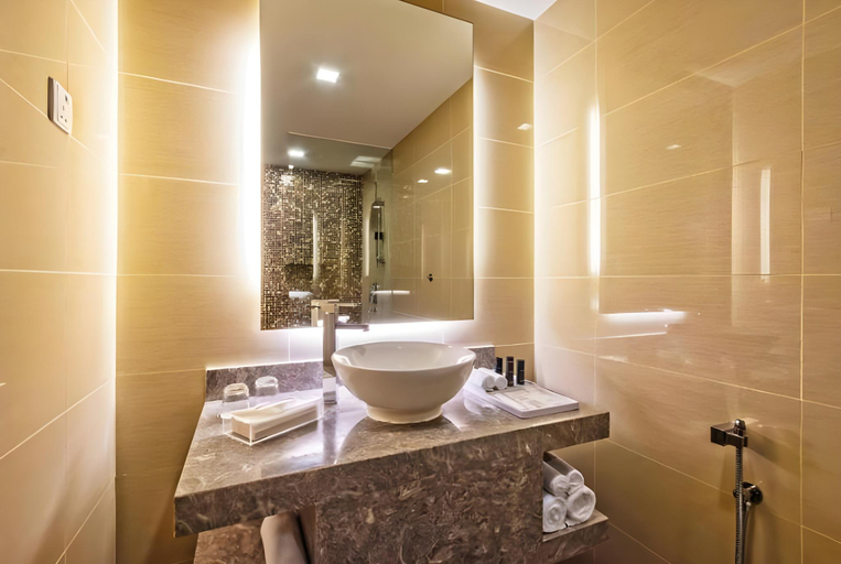 Bathroom 15