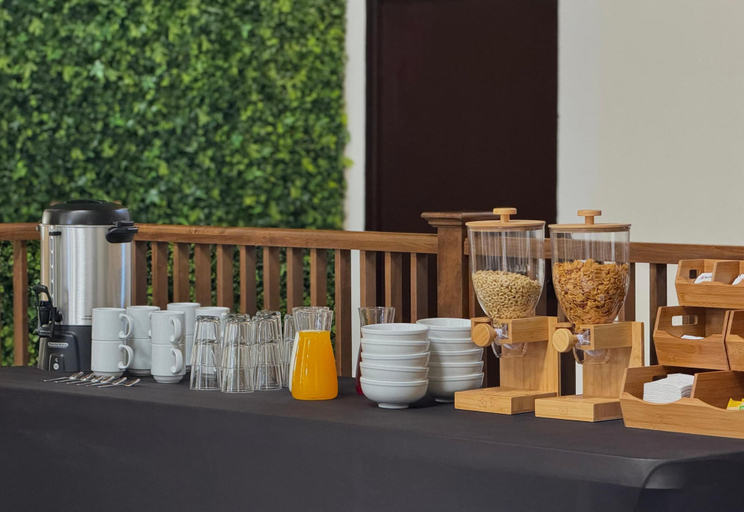 Food & Drinks 4, Hangar Inn Tijuana, Tijuana