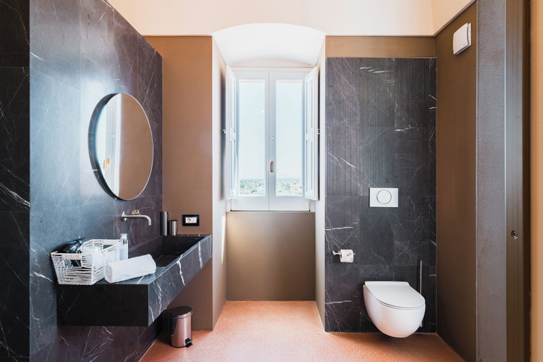 Bathroom 5, Imperial Paradise, Bari