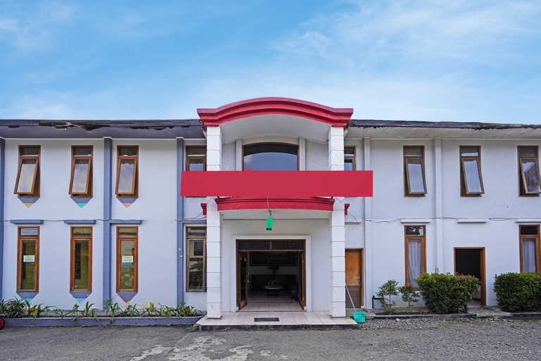 Exterior & Views 1, Hotel O Garden Hostel, Bandung