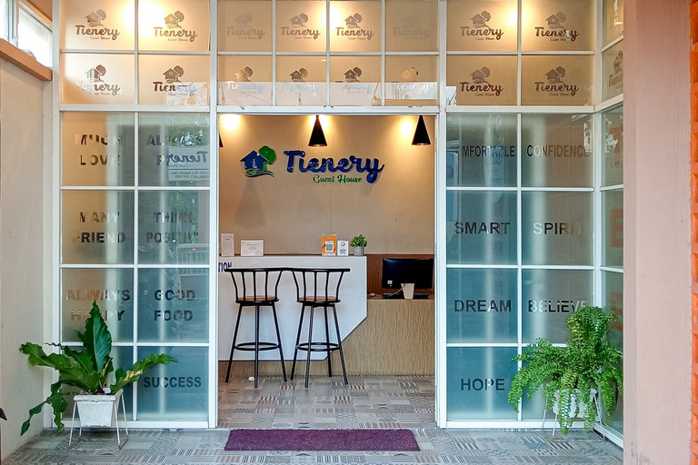 Exterior & Views 2, RedDoorz @ Tienery Guest House, Lombok