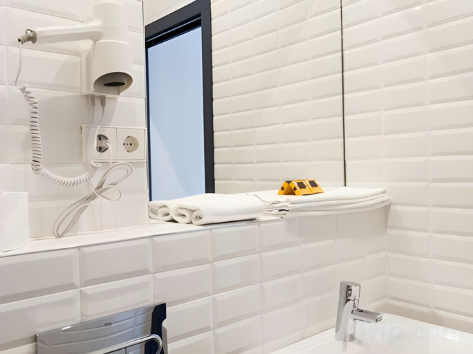 Bathroom 5, The Central House Barcelona Gracia, Barcelona