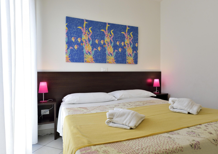 Bedroom 4, Bilocale con Balcone Mina 6, Rimini