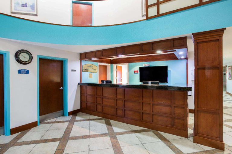 Public Area 2, Howard Johnson by Wyndham Evansville East, Vanderburgh